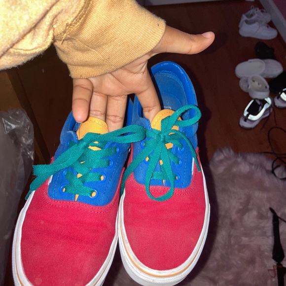 Colorful vans - Picture 4 of 4